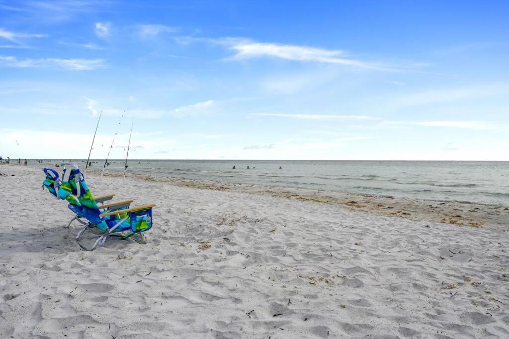 The Spanish Beach Home Only 10Mins From The Beach! Largo Kültér fotó